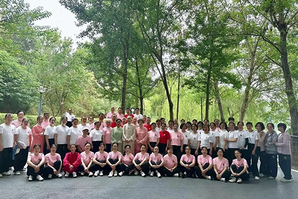 告别自学动作不规范，岳阳太极拳公益教学走进晨练队伍
